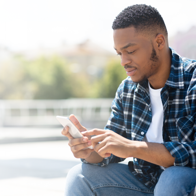 Man using an iPhone 